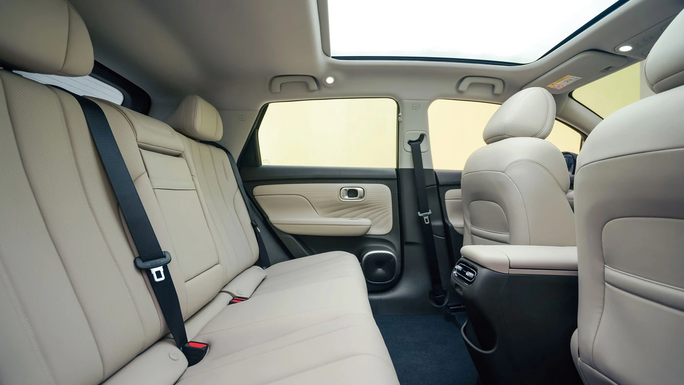 905 mm Rear Legroom